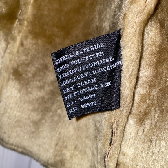 Elegant Faux Suede and Fur Jacket with Horse Motif - Picture 8 of 9